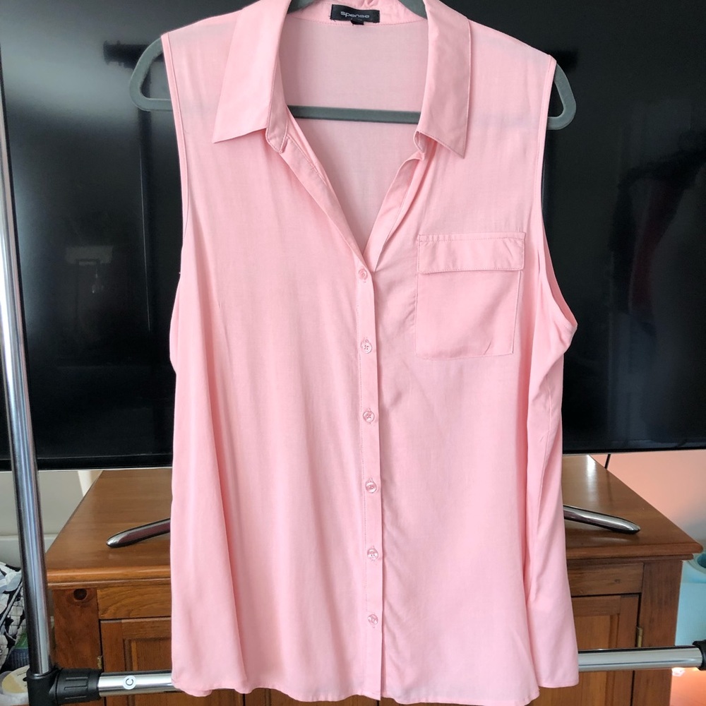 Spense sleeveless button down